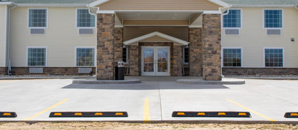 Cobblestone Inn & Suites Exterior