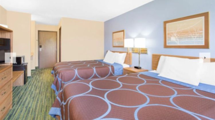 Boarders Inn & Suites Room