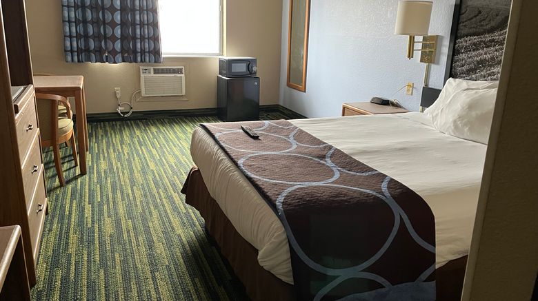 <b>Boarders Inn & Suites Room</b>. Images powered by <a href="https://www.leonardoworldwide.com/" title="Leonardo Worldwide" target="_blank">Leonardo</a>.