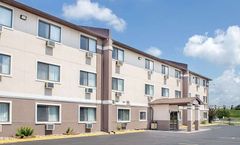 Boarders Inn & Suites
