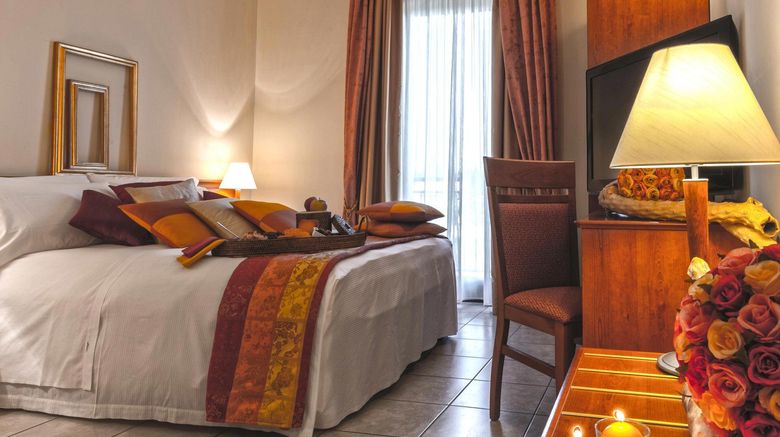 <b>Ritz Hotel Room</b>. Images powered by <a href="https://www.leonardoworldwide.com/" title="Leonardo Worldwide" target="_blank">Leonardo</a>.