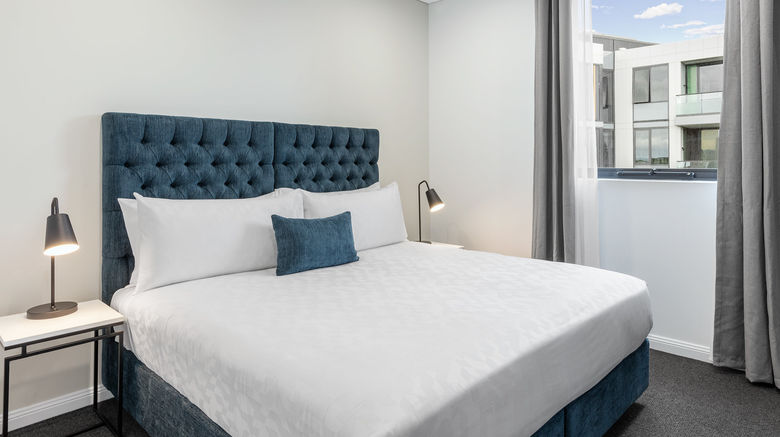 <b>Meriton Suites Sydney Airport Suite</b>. Images powered by <a href="https://www.leonardoworldwide.com/" title="Leonardo Worldwide" target="_blank">Leonardo</a>.