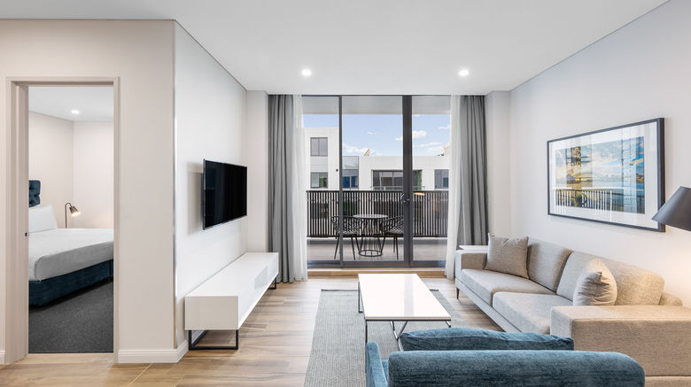 <b>Meriton Suites Sydney Airport Suite</b>. Images powered by <a href="https://www.leonardoworldwide.com/" title="Leonardo Worldwide" target="_blank">Leonardo</a>.