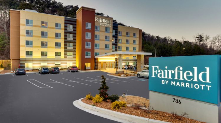 Fairfield Inn & Suites Dalton Exterior