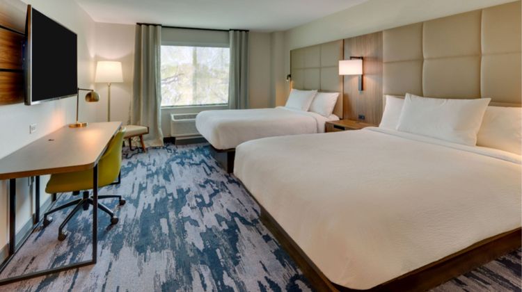Fairfield Inn & Suites Dalton Room