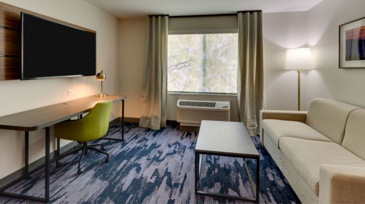 Fairfield Inn & Suites Dalton Suite