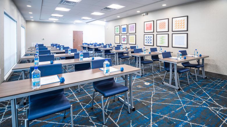 <b>Holiday Inn Express & Suites-City Center Meeting</b>. Images powered by <a href="https://www.leonardoworldwide.com/" title="Leonardo Worldwide" target="_blank">Leonardo</a>.