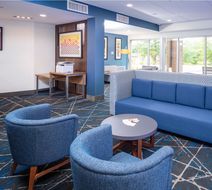 Holiday Inn Express & Suites-City Center Lobby