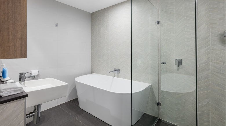 <b>Meriton Suites Sydney Airport Room</b>. Images powered by <a href="https://www.leonardoworldwide.com/" title="Leonardo Worldwide" target="_blank">Leonardo</a>.