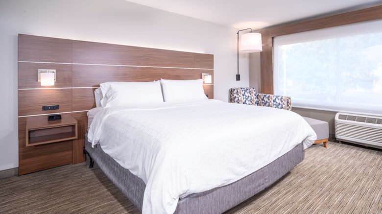 <b>Holiday Inn Express & Suites-City Center Room</b>. Images powered by <a href="https://www.leonardoworldwide.com/" title="Leonardo Worldwide" target="_blank">Leonardo</a>.