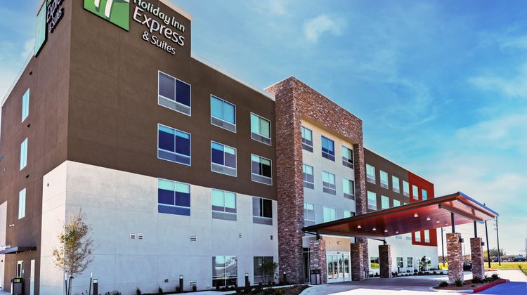 Holiday Inn Express & Suites Houston SW Exterior