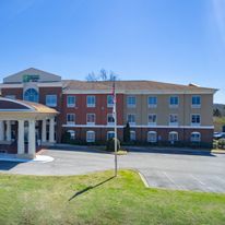 Holiday Inn Express & Suites Talladega