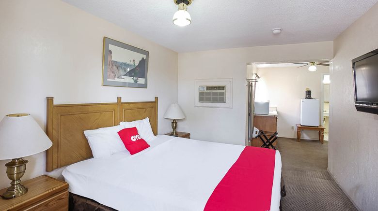 <b>OYO Hotel Yuma AZ Desert Grove Room</b>. Images powered by <a href="https://www.leonardoworldwide.com/" title="Leonardo Worldwide" target="_blank">Leonardo</a>.