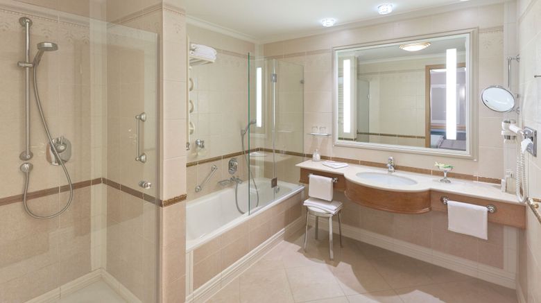 <b>Travel Charme Kurhaus Binz Room</b>. Images powered by <a href="https://www.leonardoworldwide.com/" title="Leonardo Worldwide" target="_blank">Leonardo</a>.