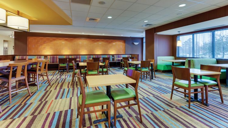 Fairfield Inn & Suites Dunn I-95 Restaurant
