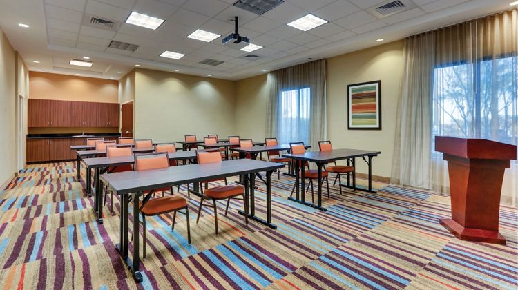 Fairfield Inn & Suites Dunn I-95 Meeting