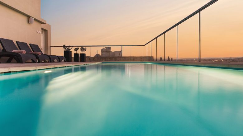 <b>The Victoria Hotel Pool</b>. Images powered by <a href="https://www.leonardoworldwide.com/" title="Leonardo Worldwide" target="_blank">Leonardo</a>.
