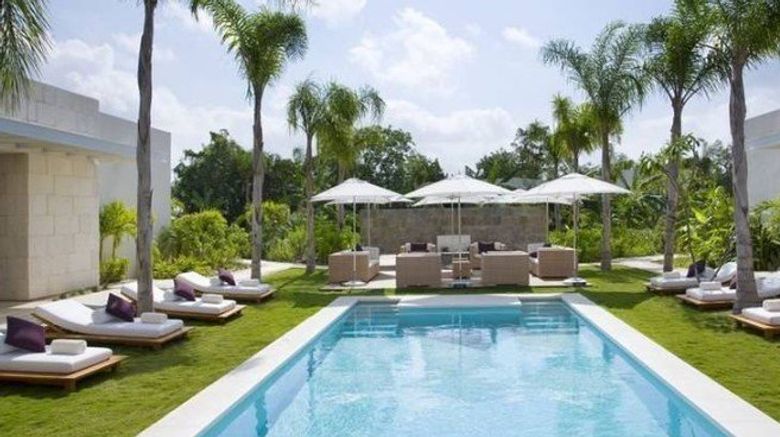<b>Blue Diamond Luxury Boutique Hotel Pool</b>. Images powered by <a href="https://www.leonardoworldwide.com/" title="Leonardo Worldwide" target="_blank">Leonardo</a>.