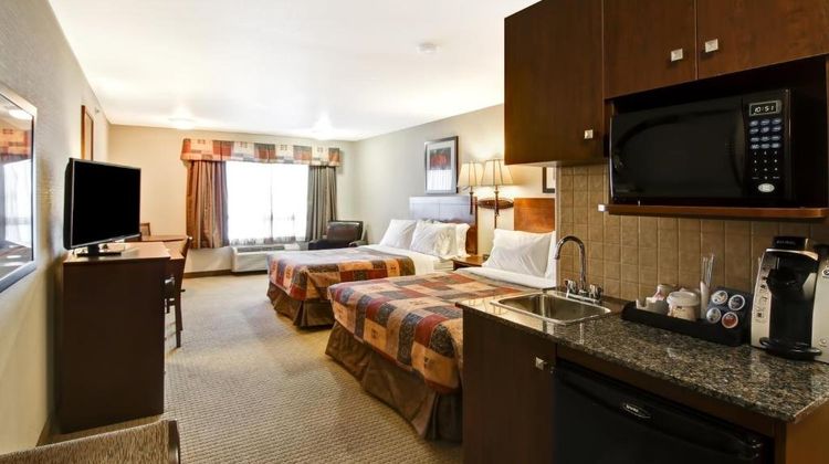 Canalta Hotel Camrose Lobby