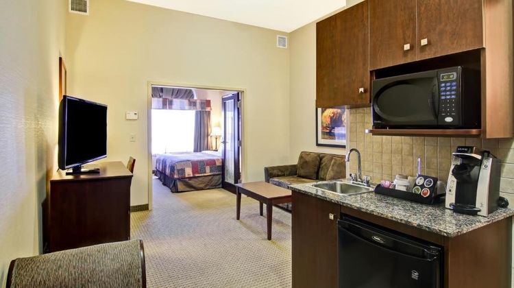 Canalta Hotel Camrose Lobby