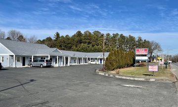 Red Carpet Inn & Suites