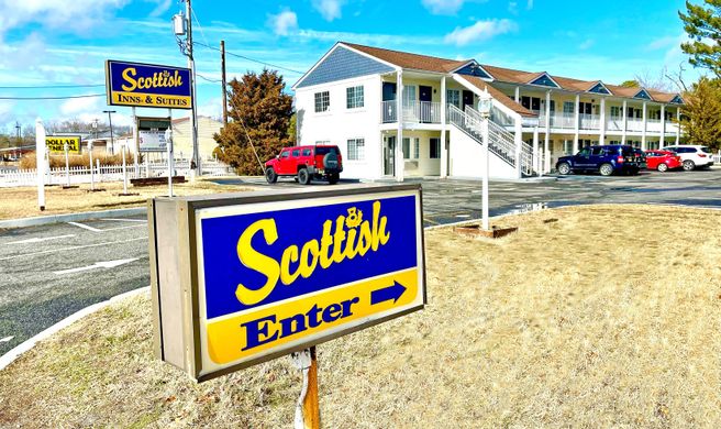 Scottish Inns & Suites Exterior