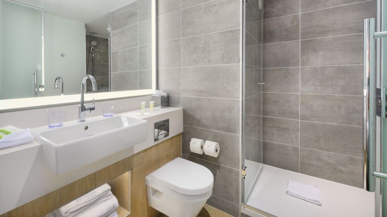 <b>Courtyard Paris CDG Central Airport Room</b>. Images powered by <a href="https://www.leonardoworldwide.com/" title="Leonardo Worldwide" target="_blank">Leonardo</a>.