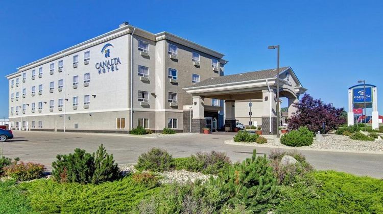 Canalta Weyburn Exterior