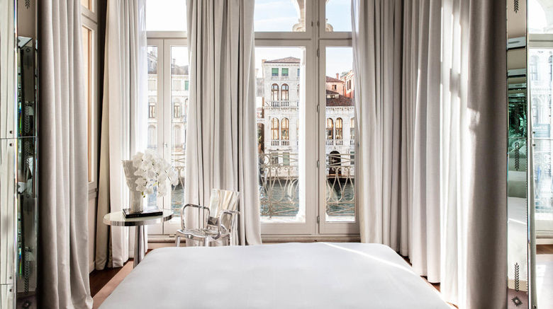 <b>The Bloom B&B Suite</b>. Images powered by <a href="https://www.leonardoworldwide.com/" title="Leonardo Worldwide" target="_blank">Leonardo</a>.