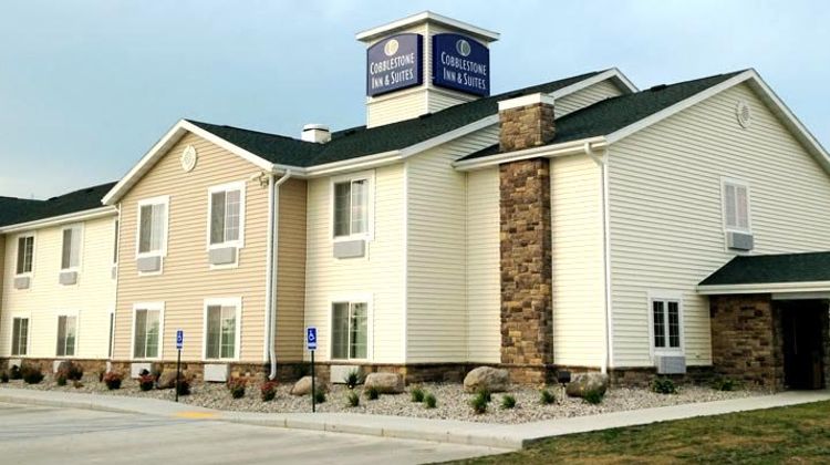 Cobblestone Inn & Suites Exterior