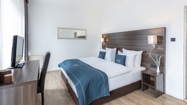 <b>Novum Hotel Continental Frankfurt Room</b>. Images powered by <a href="https://www.leonardoworldwide.com/" title="Leonardo Worldwide" target="_blank">Leonardo</a>.