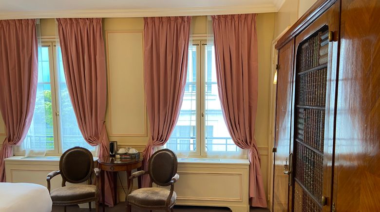 <b>Raphael Hotel Paris Room</b>. Images powered by <a href=https://www.travelagewest.com/Hotels/Paris/