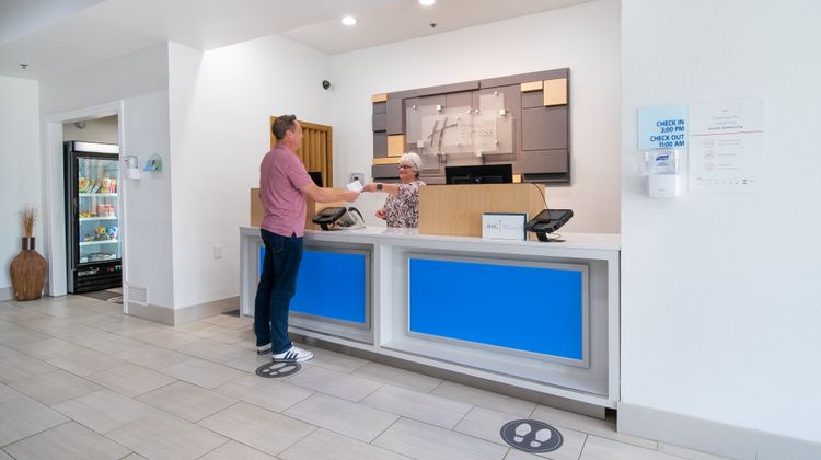 Holiday Inn Express Lobby