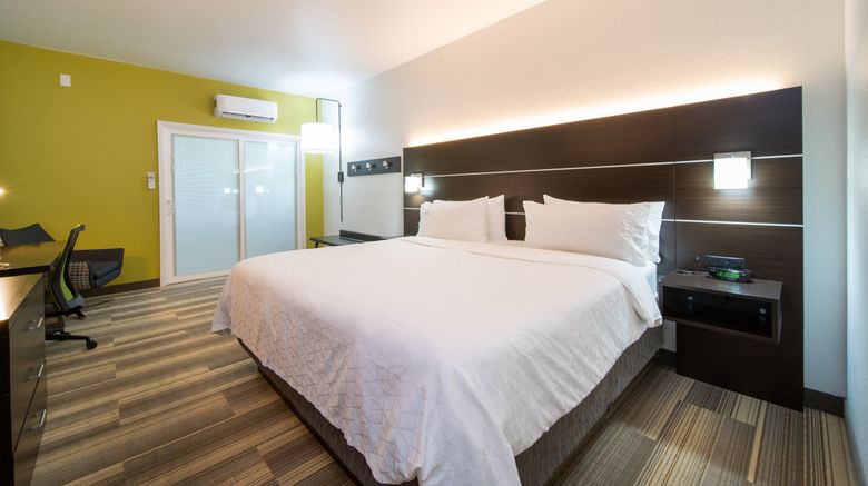 <b>Holiday Inn Express Room</b>. Images powered by <a href="https://www.leonardoworldwide.com/" title="Leonardo Worldwide" target="_blank">Leonardo</a>.