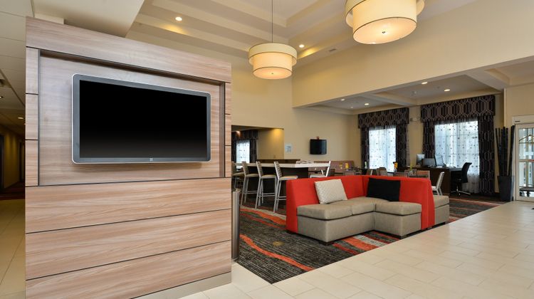 Holiday Inn Express Milford Lobby