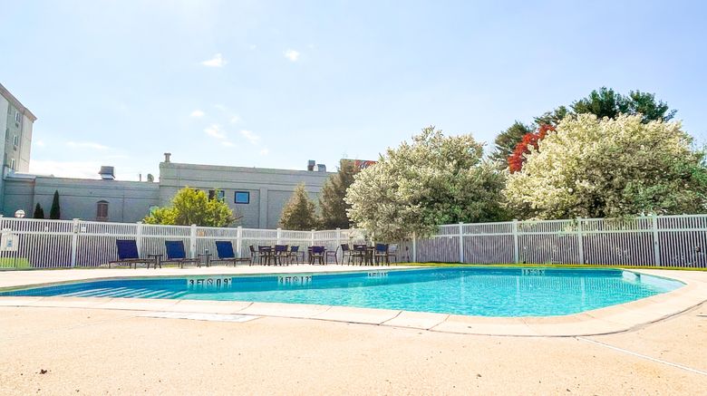 <b>Holiday Inn Salem Pool</b>. Images powered by <a href="https://www.leonardoworldwide.com/" title="Leonardo Worldwide" target="_blank">Leonardo</a>.
