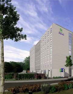 Holiday Inn Express Airport