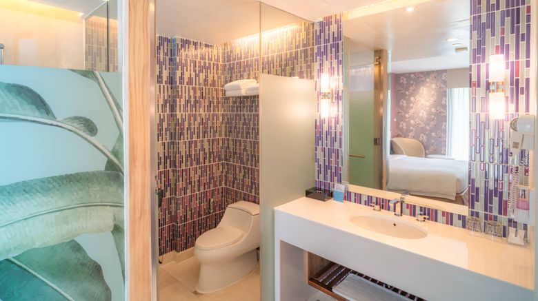 <b>Holiday Inn Express Phuket Patong Beach Room</b>. Images powered by <a href="https://www.leonardoworldwide.com/" title="Leonardo Worldwide" target="_blank">Leonardo</a>.