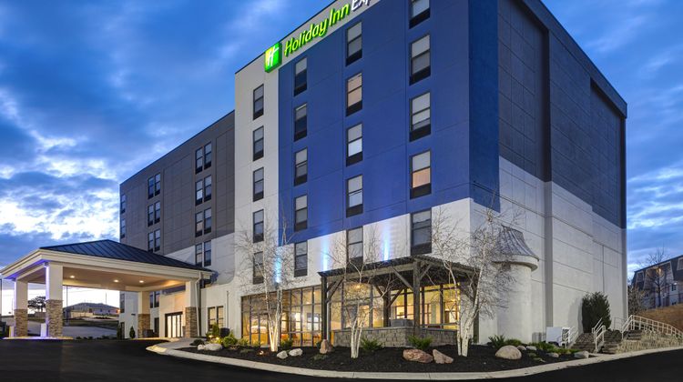 Holiday Inn Express Omaha West - 90th St Exterior