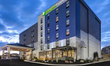 Holiday Inn Express Omaha West - 90th St