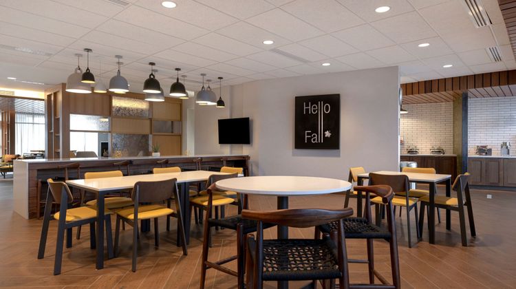 Fairfield Inn-Stes Airport-Gateway Park Restaurant