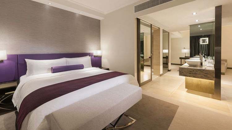 Gateway Hotel Suite