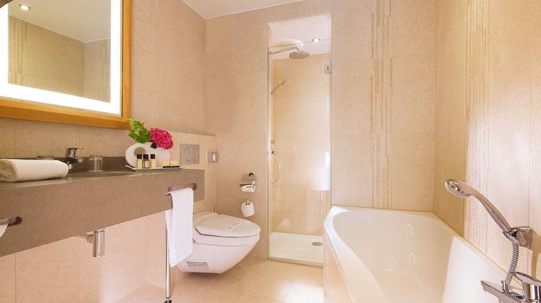 <b>Le Relais Des Halles Room</b>. Images powered by <a href="https://www.leonardoworldwide.com/" title="Leonardo Worldwide" target="_blank">Leonardo</a>.