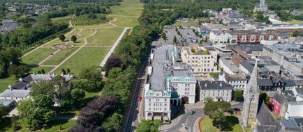 Killarney Plaza Hotel & Spa Exterior