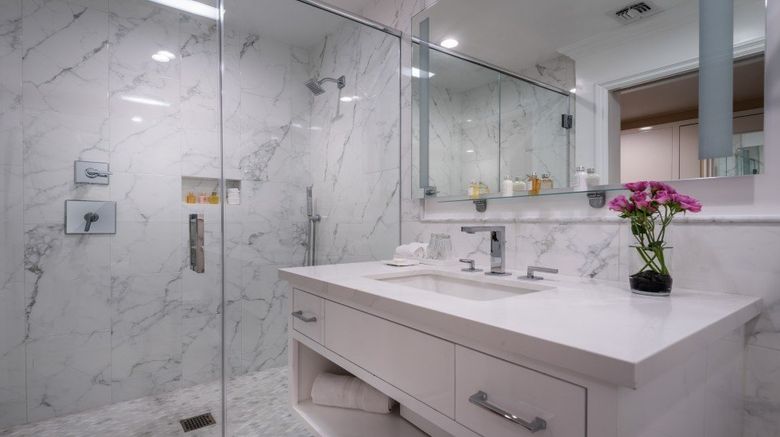 <b>Beverly Hills Plaza Hotel & Spa Room</b>. Images powered by <a href="https://www.leonardoworldwide.com/" title="Leonardo Worldwide" target="_blank">Leonardo</a>.