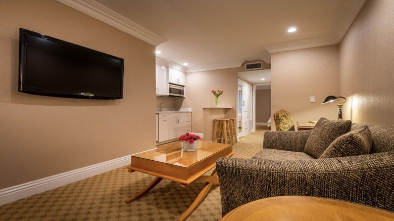 <b>Beverly Hills Plaza Hotel & Spa Suite</b>. Images powered by <a href="https://www.leonardoworldwide.com/" title="Leonardo Worldwide" target="_blank">Leonardo</a>.