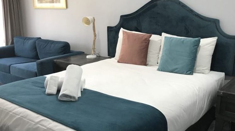 Town & Country Motor Inn Room