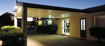 Outback Motel Exterior