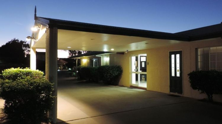 Outback Motel Exterior