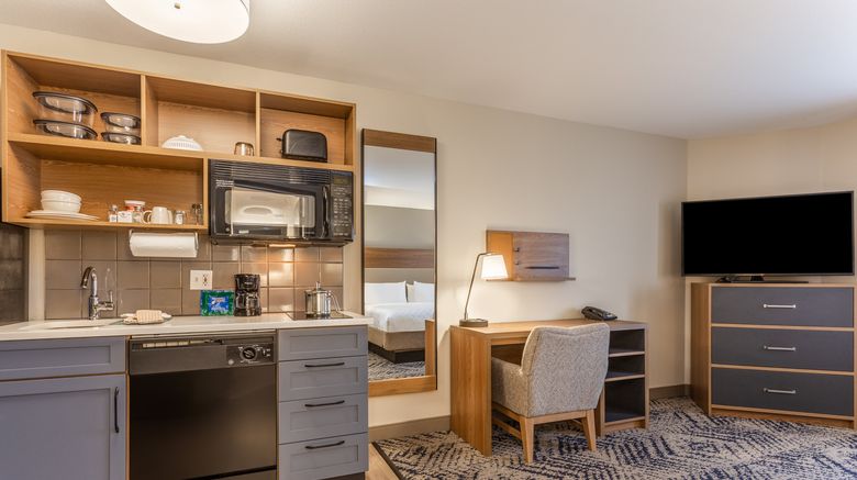 <b>Candlewood Suites Room</b>. Images powered by <a href="https://www.leonardoworldwide.com/" title="Leonardo Worldwide" target="_blank">Leonardo</a>.